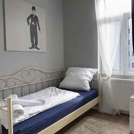 ホテル フォーティ フォー 3*