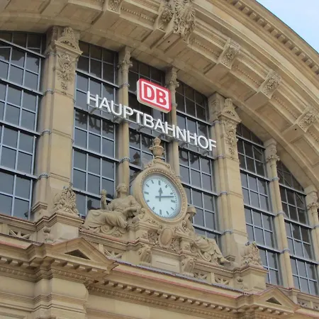 ホテル フォーティ フォー 3*