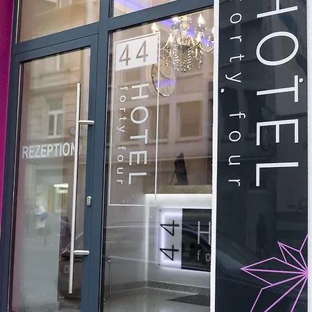 Hotel Forty Four 3*